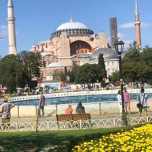 Bachos View Hagia Sophia Couette-café